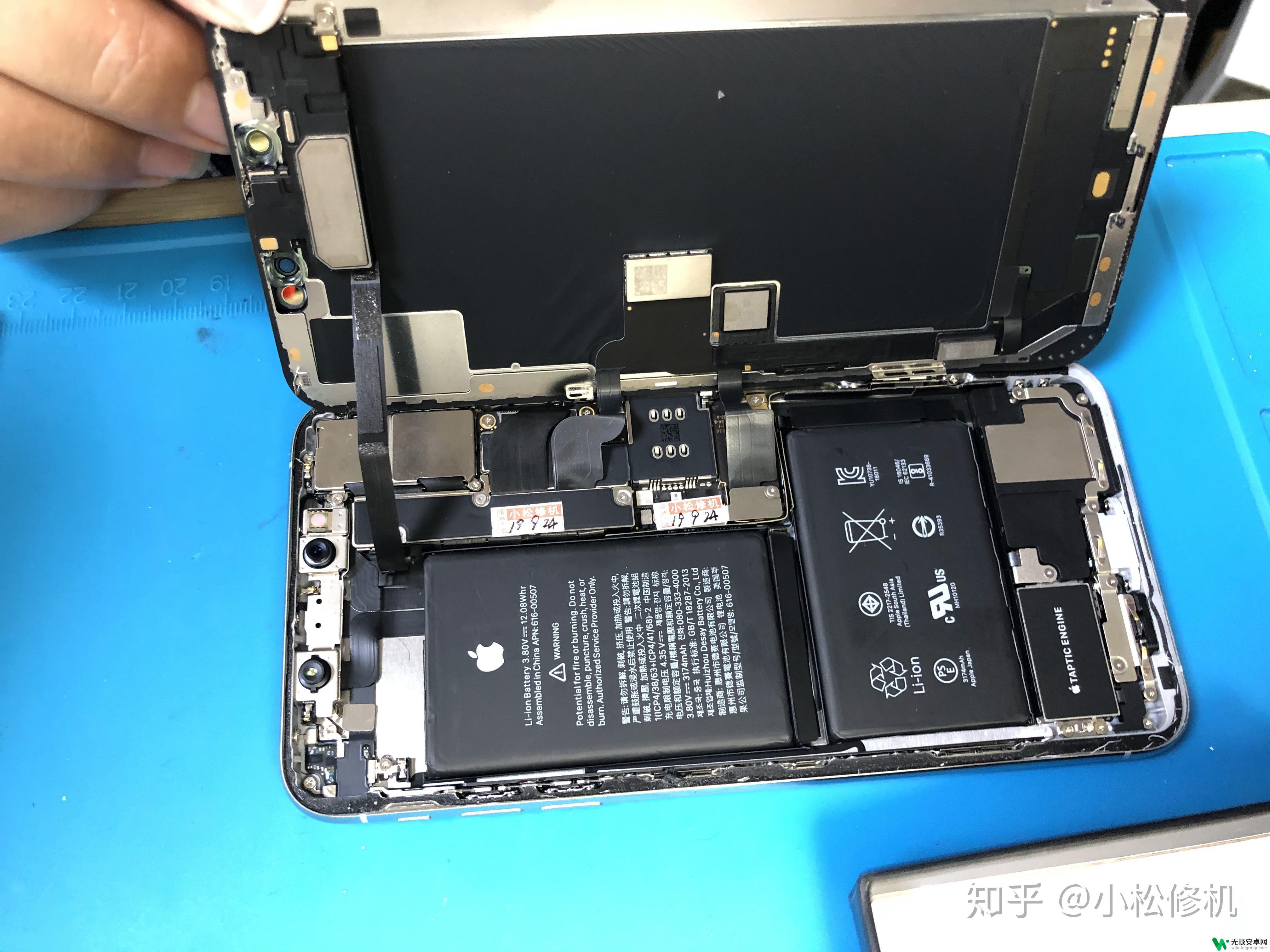 苹果手机主板对不上 iPhone XS Max主板更换后屏幕失灵怎么办