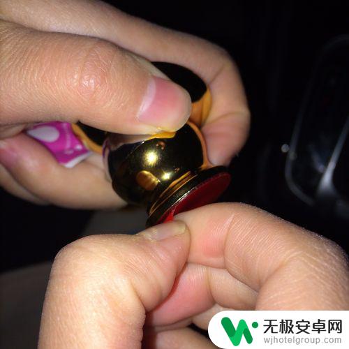 车载磁吸式手机支架安装 如何选择适合自己的车载磁吸手机支架？