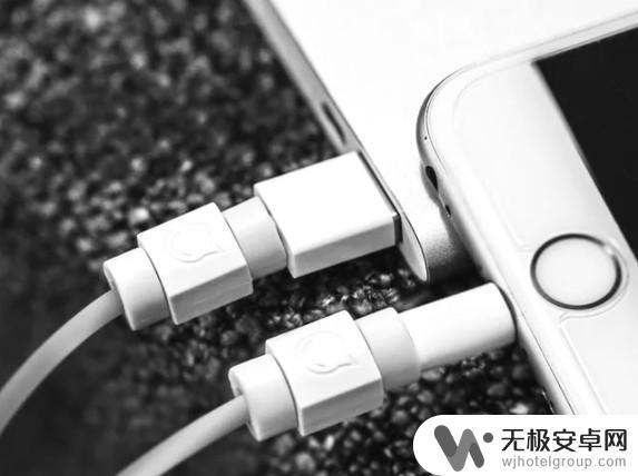 怎么苹果手机突然一下充不了电了 iPhone充电不上电检查方法