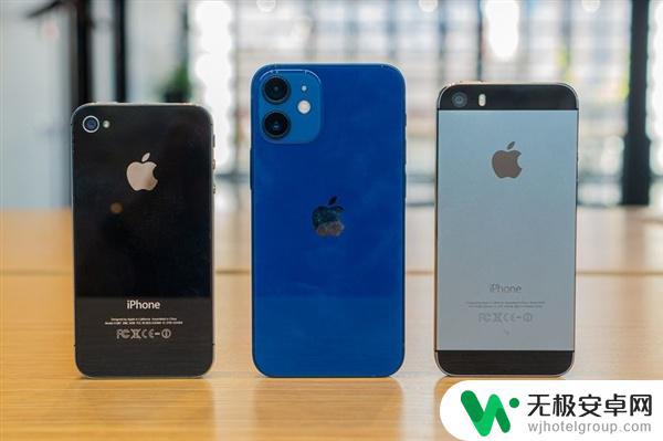 和苹果5s一样大小的手机 iPhone 12 mini和iPhone 7身材对比