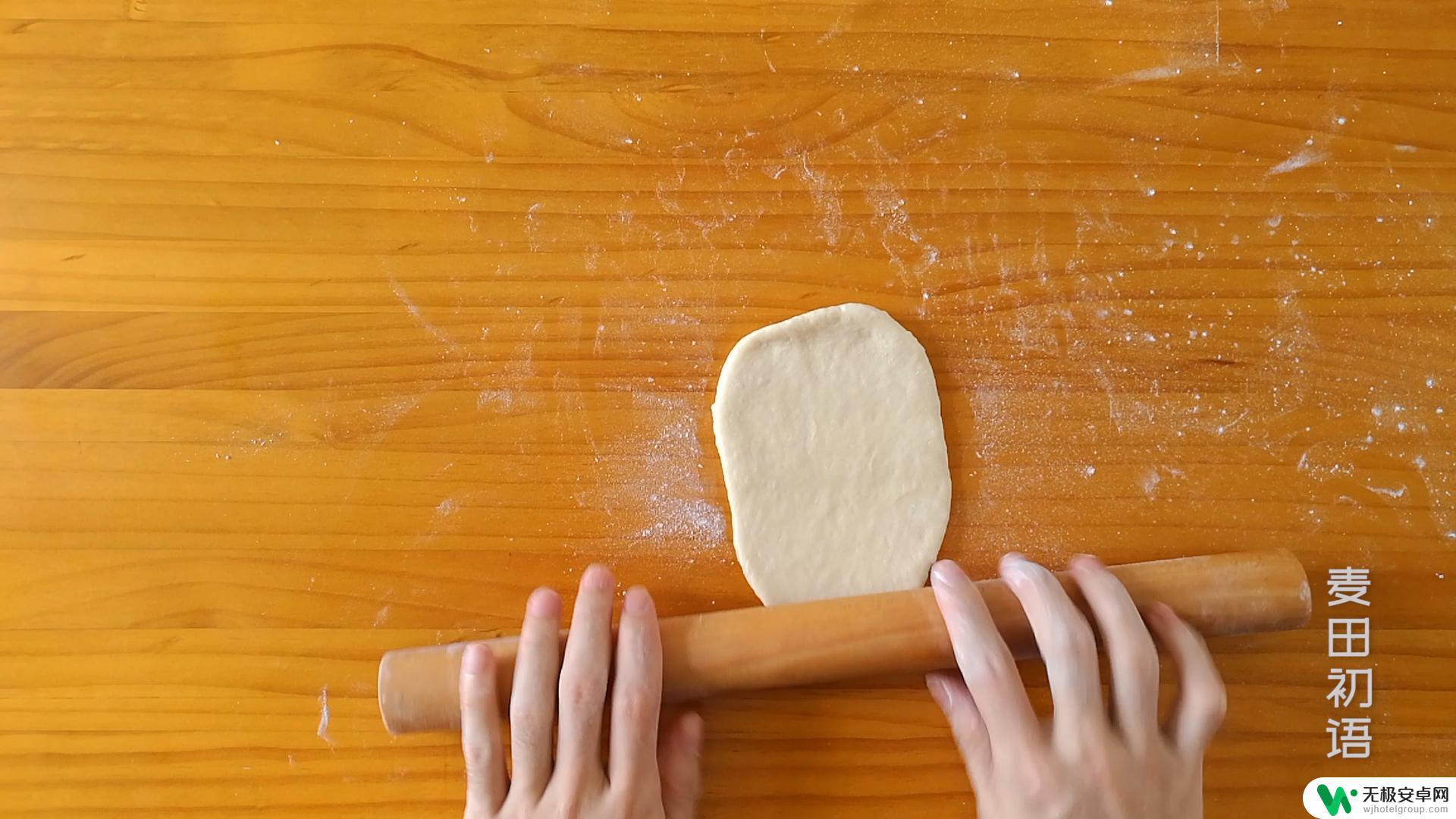 香肠派对面包夹住香肠 香肠面包做法