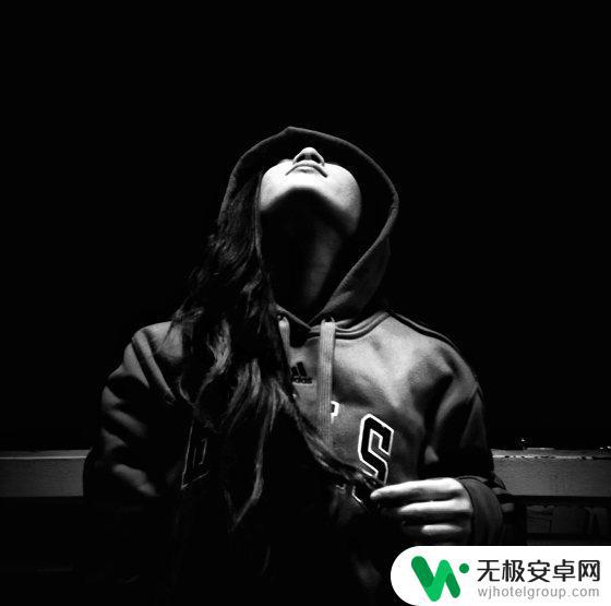 苹果手机黑暗处怎么拍照才看得清 如何在暗光环境下拍摄出震撼的暗黑系列iPhone手机照片？