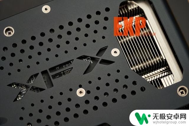 XFX RX 7600 黑狼版显卡：新一代主流游戏利器的外观经典