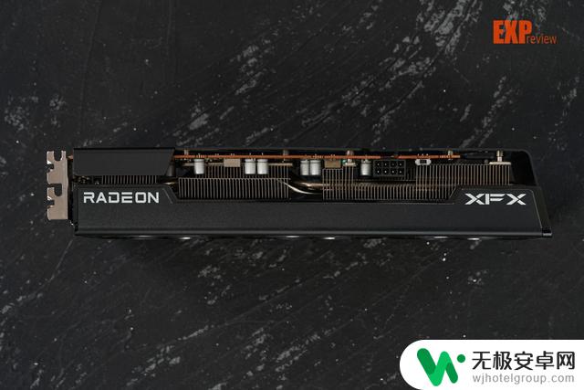 XFX RX 7600 黑狼版显卡：新一代主流游戏利器的外观经典