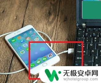 苹果手机怎么放大照片部位 Win10如何使用iCloud浏览iPhone手机照片