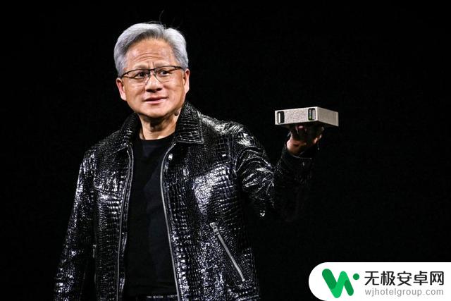 微软市值突破4万亿，裁员消息令员工心碎，70级工程师薪酬高达天价：入职礼包达2700万