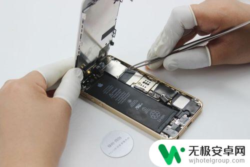 苹果手机边角壳怎么拆卸 iPhone SE拆机教程