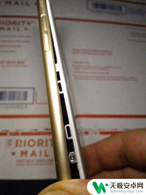 iphone6plus换外屏玻璃教程 iPhone 6 Plus 更换屏幕步骤