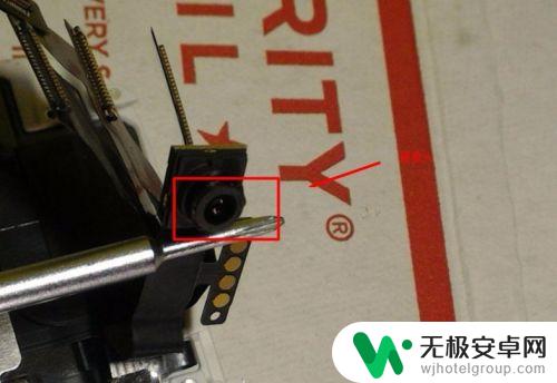 iphone6plus换外屏玻璃教程 iPhone 6 Plus 更换屏幕步骤