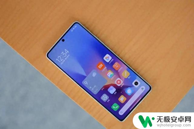 最新手机性价比榜单洗牌：realme、iQOO跌出前三，第一名实至名归