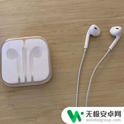 手机怎么缠绕耳机壳 耳机盒绕线教程