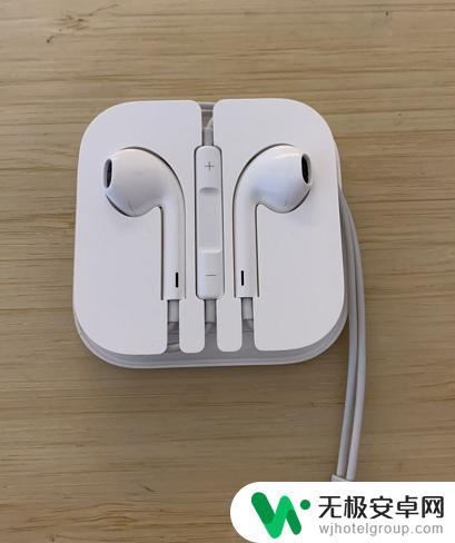 手机怎么缠绕耳机壳 耳机盒绕线教程