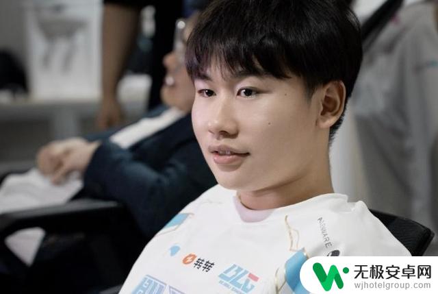 知情人爆料:jiejie解约了?IG首发wei!jiejie拒绝替补