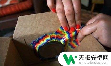 如何自己做手机投影仪 如何用废旧物品手工制作手机投影仪