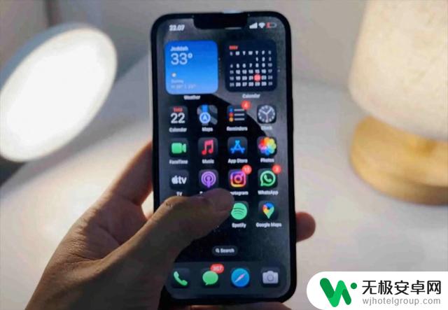 iOS 18.5亲测一周:老iPhone 13焕发新生,流畅如飞!