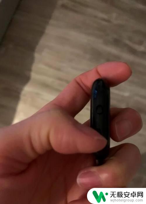 手机支架怎么接蓝牙 蓝牙遥控手机支架的使用说明