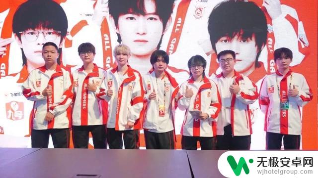 KWC总决赛惊险逆转!AG从1-3落后到4-3逆转夺冠,这一幕比小说还精彩