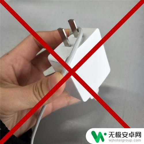 手机线怎么缠绕的快 方便携带的充电线收纳袋