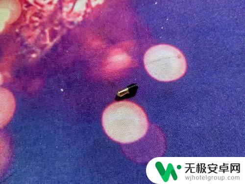 手机怎么断了耳机孔 耳机插头断了怎么取出来