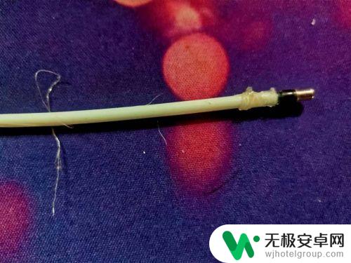 手机怎么断了耳机孔 耳机插头断了怎么取出来